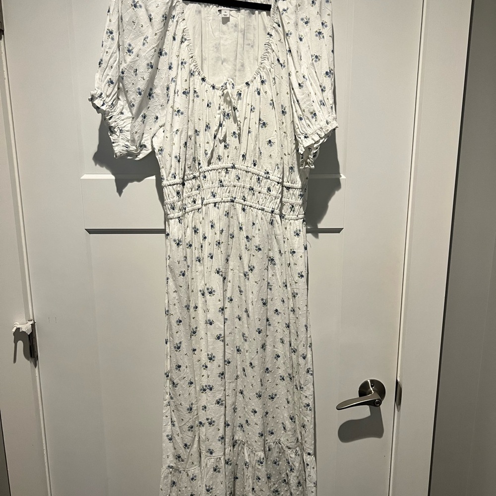 White Cream Maxi Sundress with Flutter Sleeves